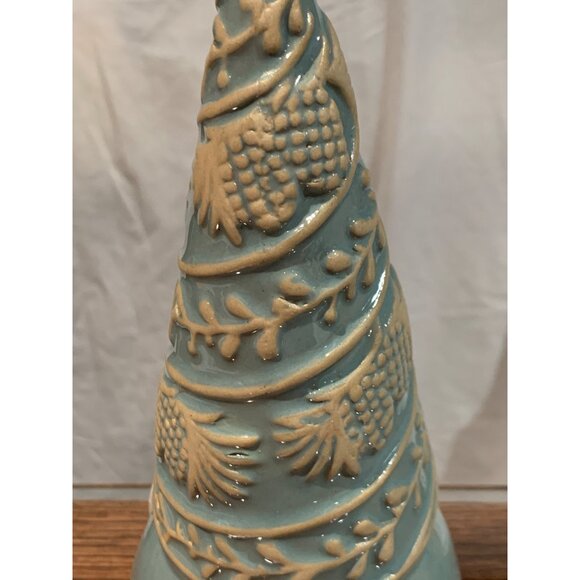 Ceramic Holiday Gnome Figurine With Pinecone Hat 7.87" Tall By The Gerson Compan - Picture 3 of 5